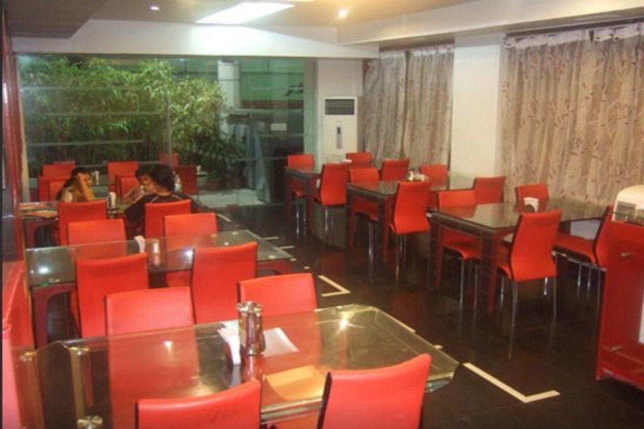 Hotel T.A.P. Gold Crest Bangalore Restaurant photo